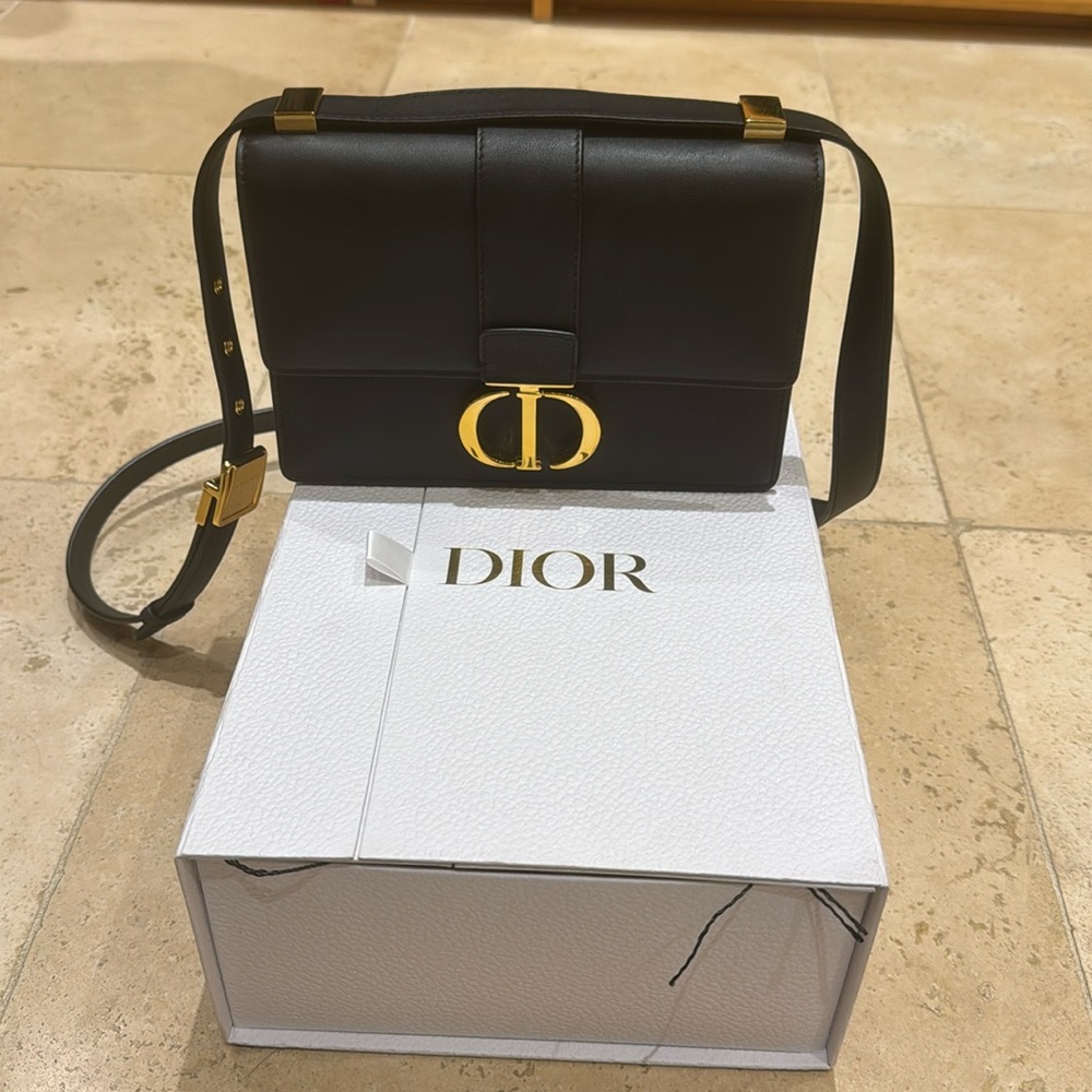 Dior 30 Montaigne Leather Handbag